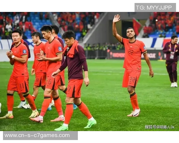 足球超级逆转的传奇时刻揭示了逆境中的坚持与团队精神的力量